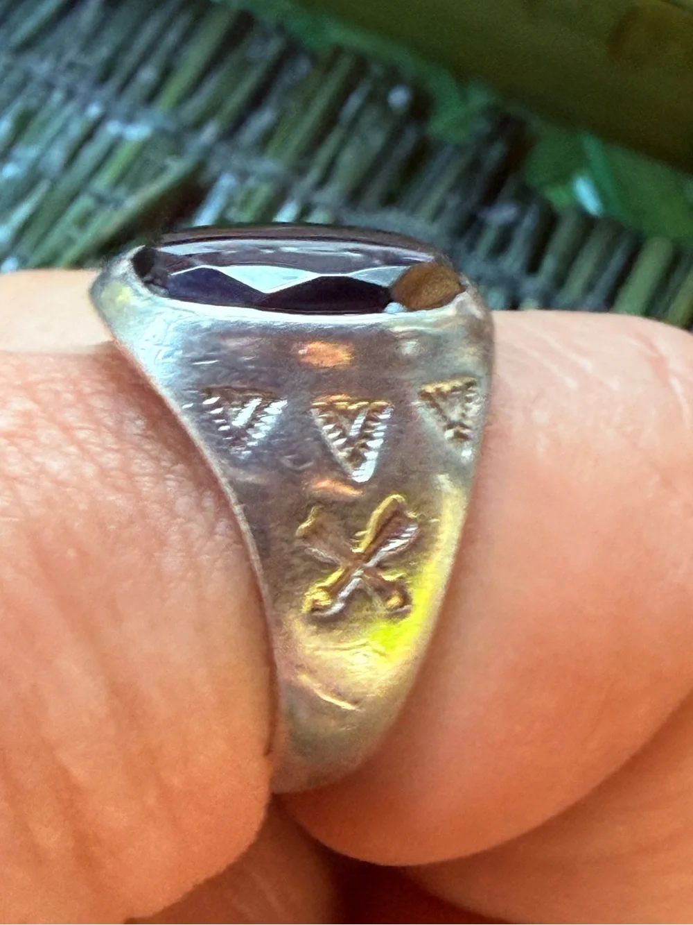 Vintage Sterling Silver Faceted Hematite Men's Southwestern Ring sz 8?